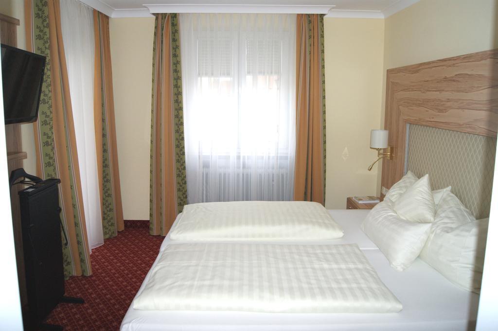 Kurhotel Kaiser Trajan Bad Gögging Δωμάτιο φωτογραφία